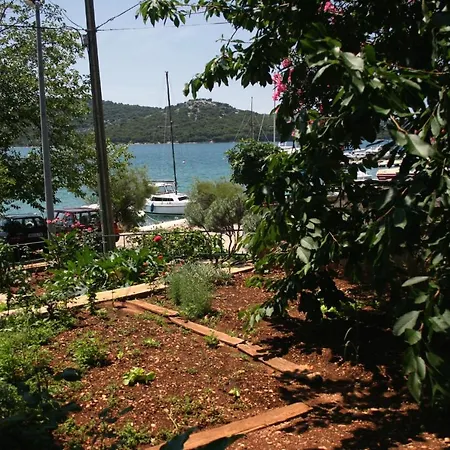 Apartment By The Sea Tisno, Murter - 5141
